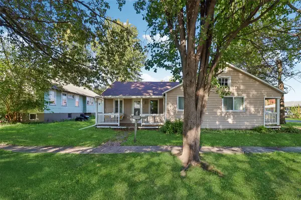 106 E 6th Street, Prairie City, IA 50228