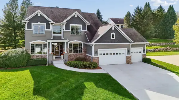 1775 Burr Oaks Drive, West Des Moines, IA 50266