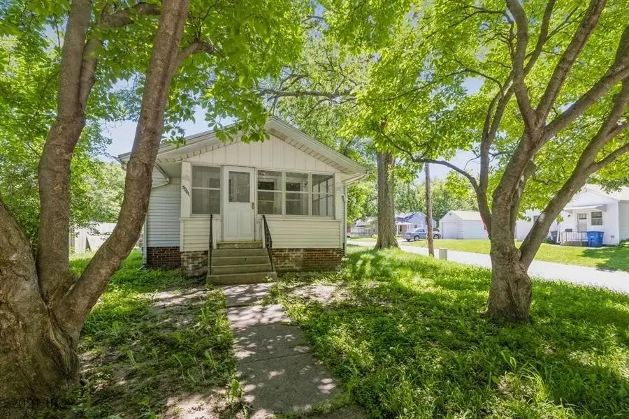 3001 30th Street, Des Moines, IA 50310 - #1