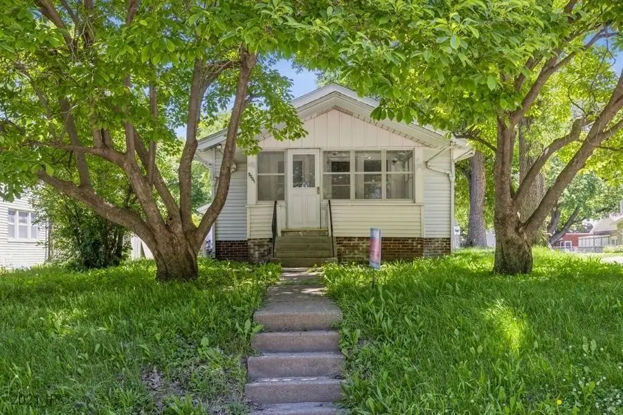 3001 30th Street, Des Moines, IA 50310 - #2