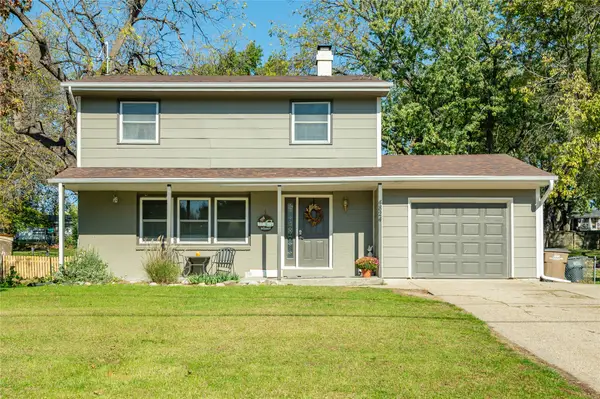 4824 Fairview Drive, Pleasant Hill, IA 50327