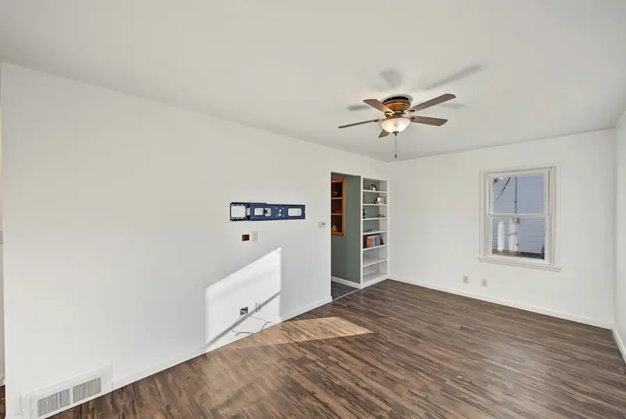 6 Southampton Court, Newton, IA 50208 - #3