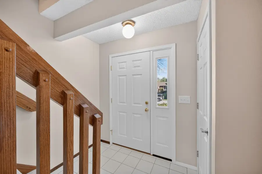 9404 Aurora Avenue, Urbandale, IA 50322 - #2
