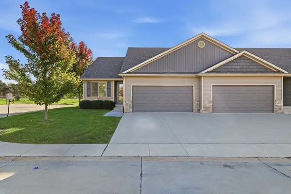 1402 NE Falstaff Lane, Ankeny, IA 50021