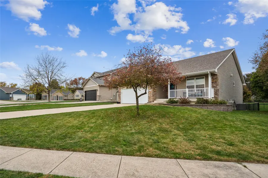 1020 Rolling Hills Court, Norwalk, IA 50211 - #3