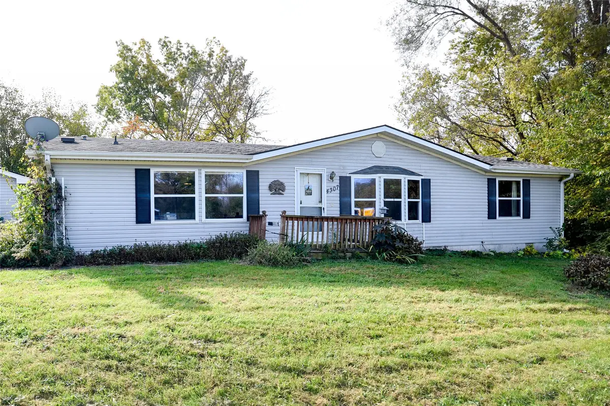 4307 E Oakwood Drive, Pleasant Hill, IA 50327 - #1