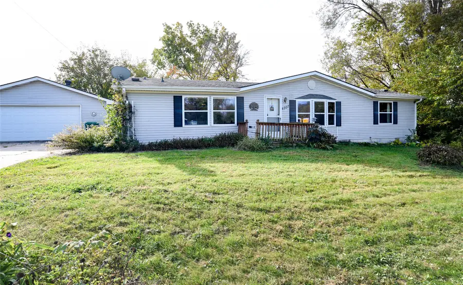 4307 E Oakwood Drive, Pleasant Hill, IA 50327 - #3