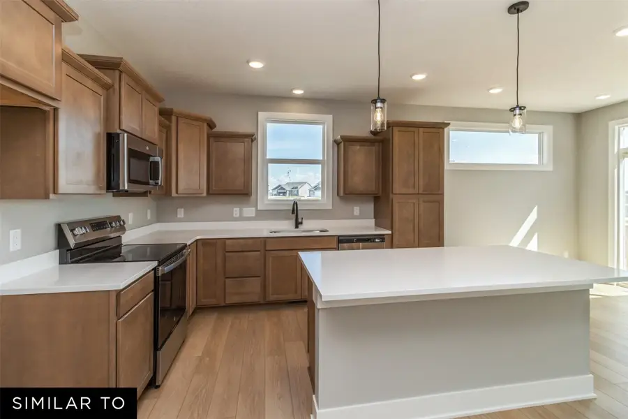 1903 E Clinton Place, Indianola, IA 50125 - #3