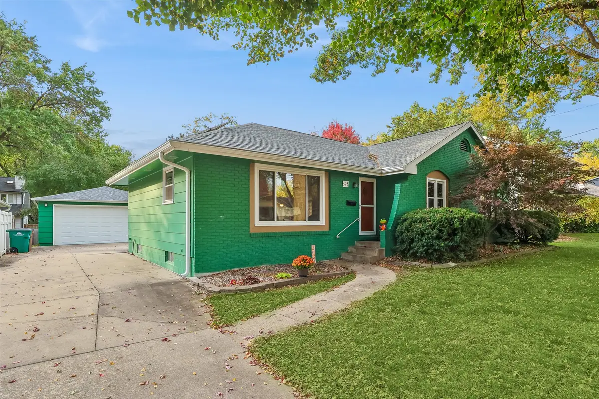 528 33rd Street, West Des Moines, IA 50265 - #1