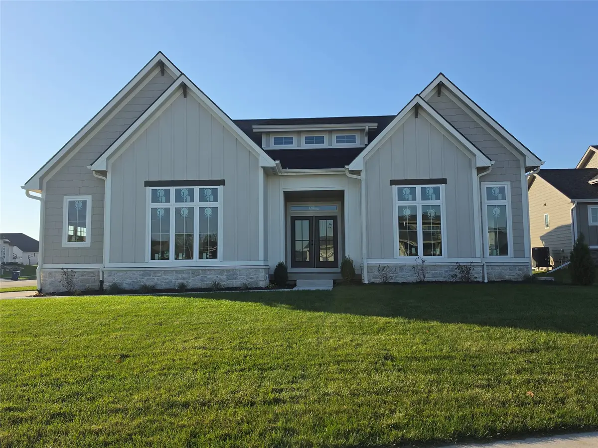 4626 Centennial Boulevard, Urbandale, IA 50323 - #1