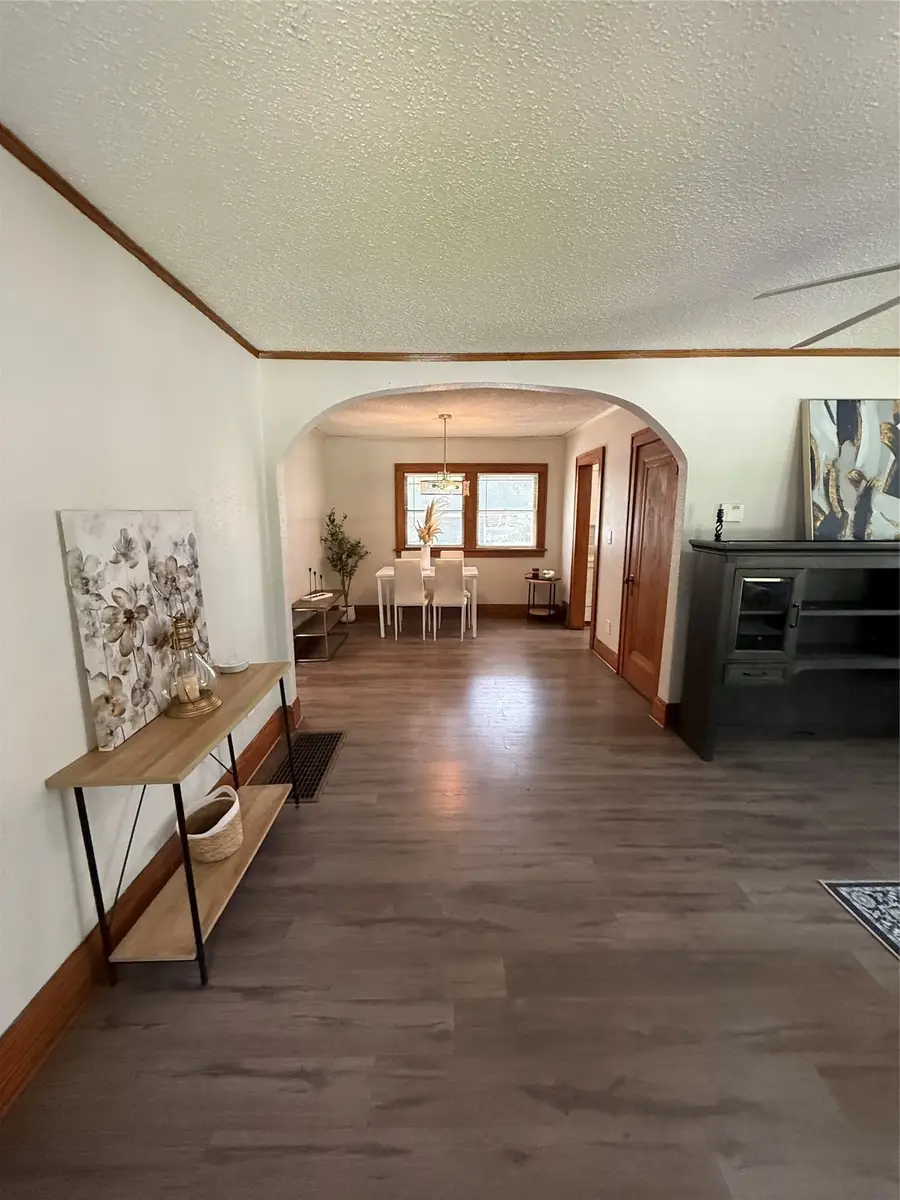 3716 Hickman Road, Des Moines, IA 50310 - #2