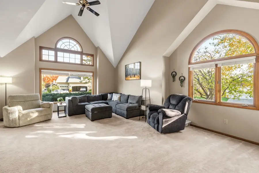 9604 Iltis Drive, Urbandale, IA 50322 - #2