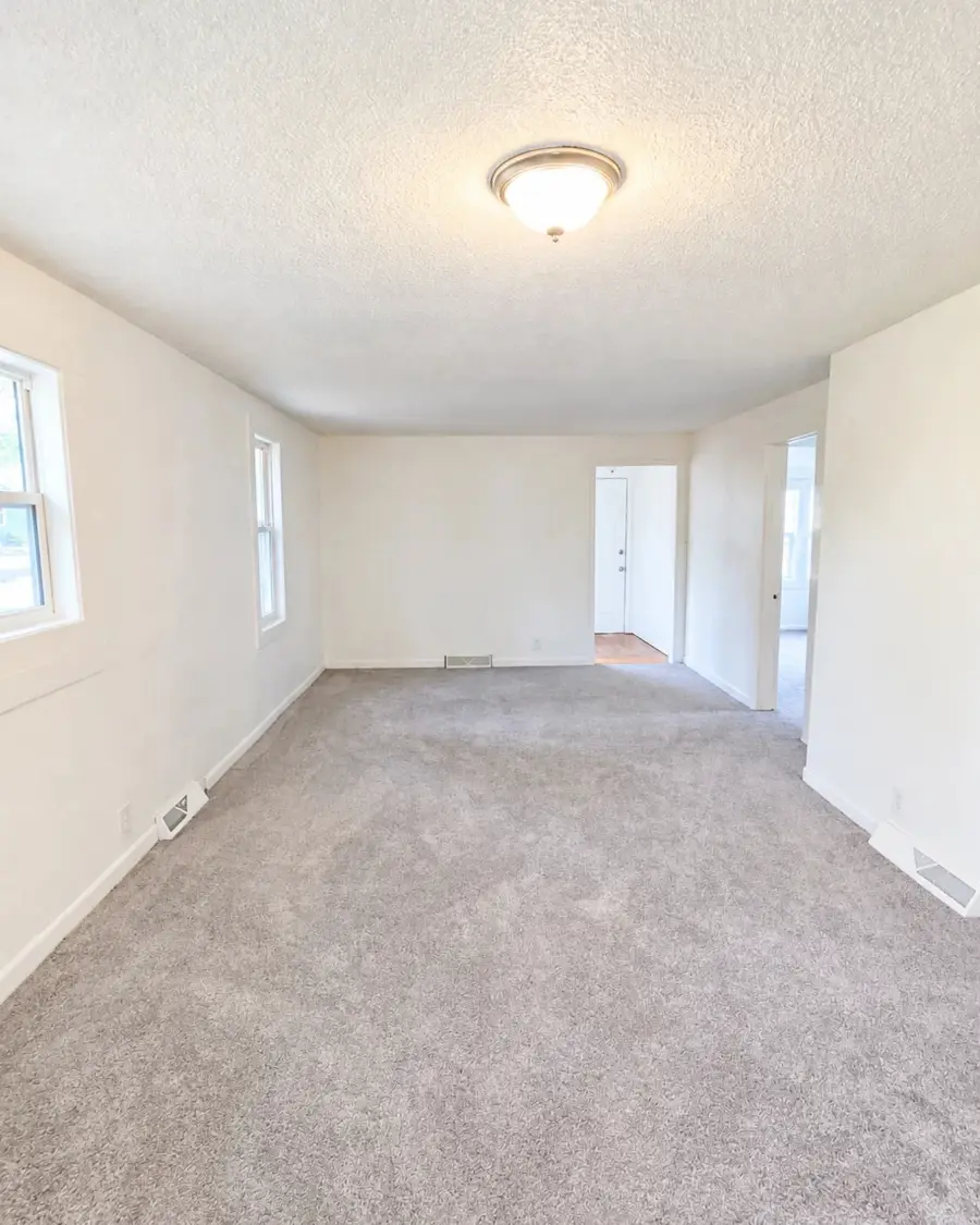 2811 Lyon Street, Des Moines, IA 50317 - #2