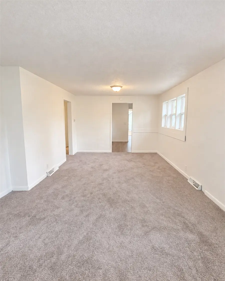 2811 Lyon Street, Des Moines, IA 50317 - #3