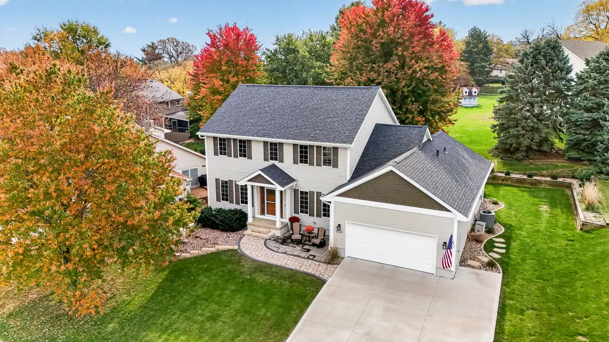 2524 Country Side Place, West Des Moines, IA 50265 - #1