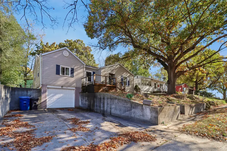 1305 E 33rd Court, Des Moines, IA 50317 - #2