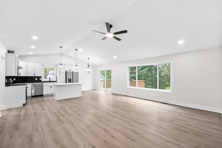 4026 Glover Avenue, Des Moines, IA 50315 - #2
