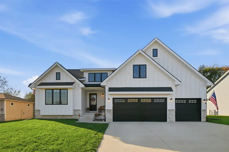 807 E Trail Ridge Avenue, Indianola, IA 50125 - #2