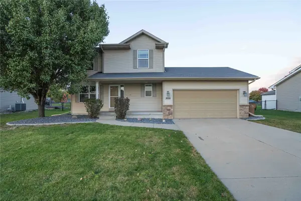 3005 SE Ridge Crest Street, Grimes, IA 50111