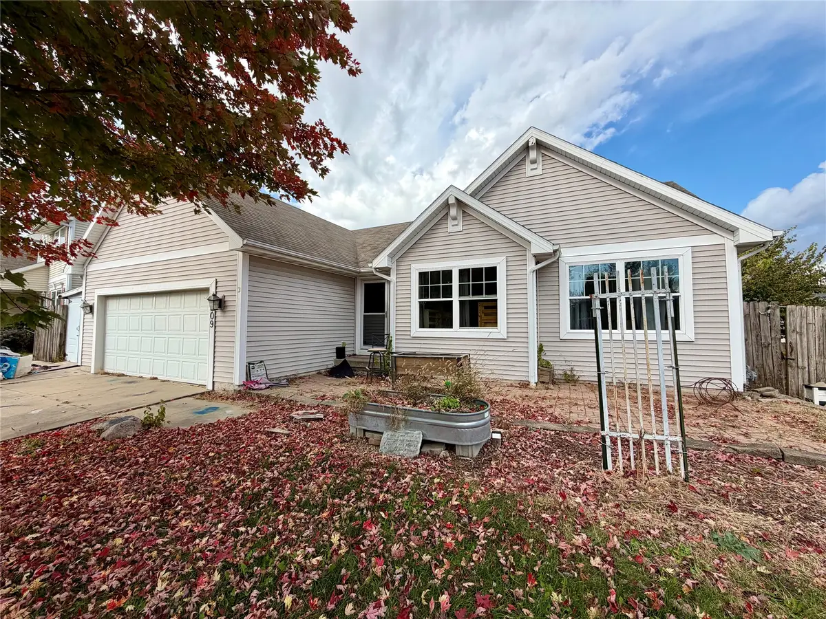 2609 12th Street Sw, Altoona, IA 50009 - #1