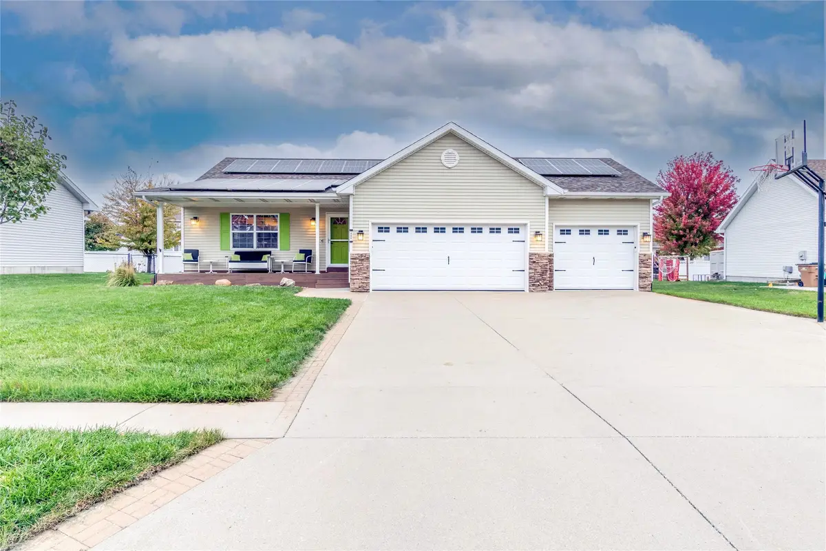 404 3rd Street Nw, Bondurant, IA 50035 - #1