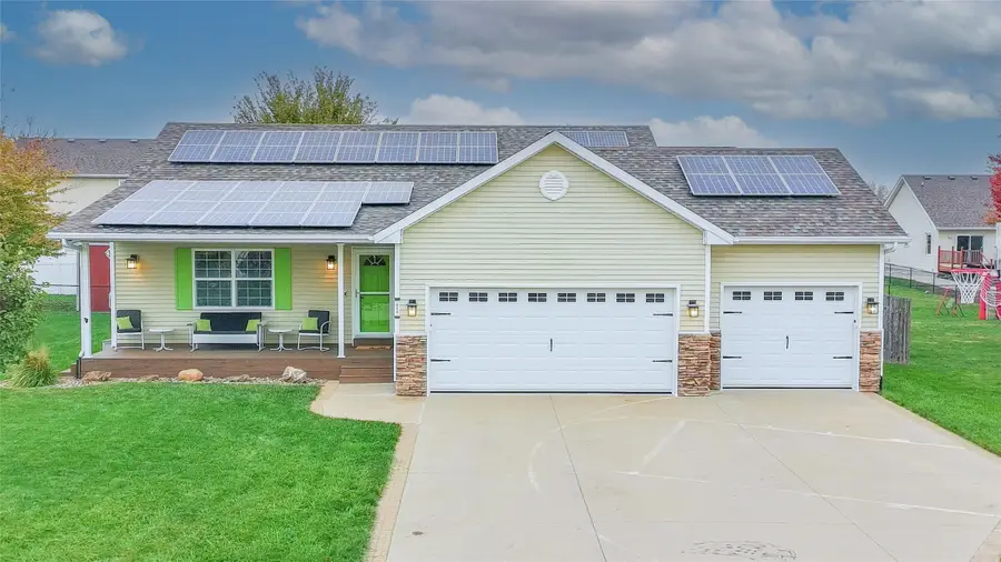 404 3rd Street Nw, Bondurant, IA 50035 - #2