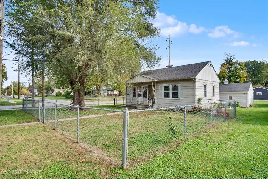 2231 E 23rd Street, Des Moines, IA 50317 - #2