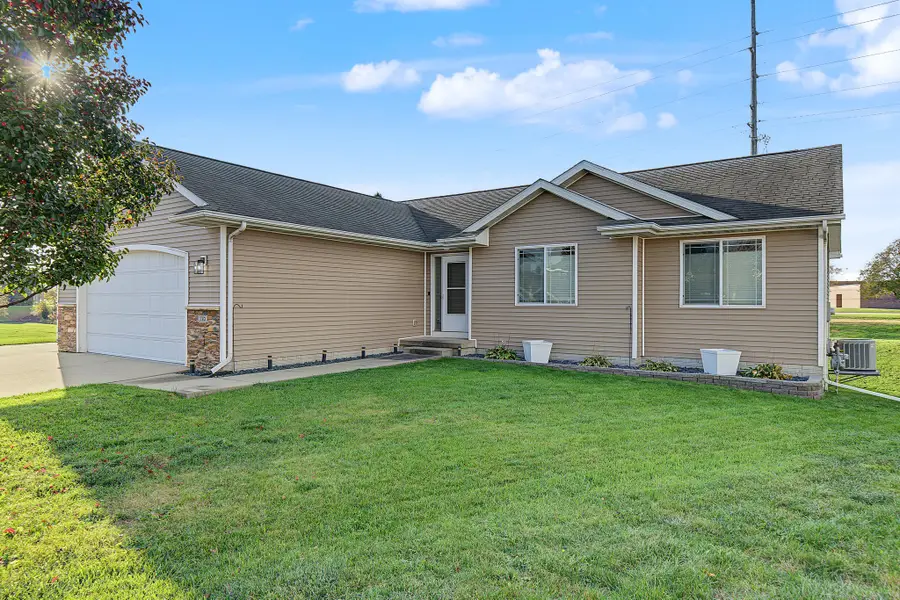770 SE Carefree Lane, Waukee, IA 50263 - #3