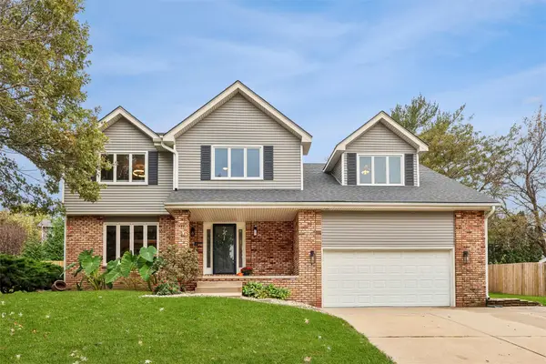 10520 Elmcrest Drive, Clive, IA 50325