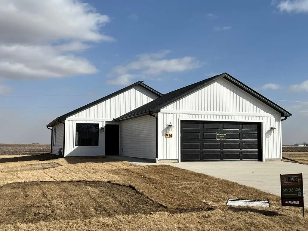 914 Sunrise Drive, Gowrie, IA 50543 - Image #1