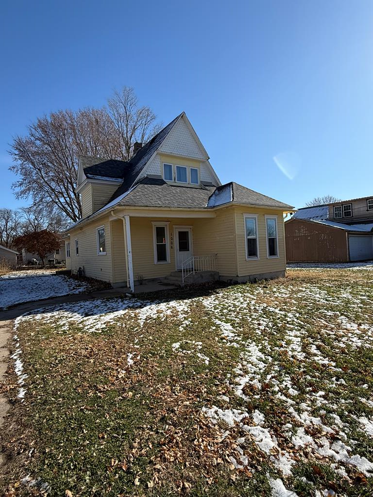 1006 Riddle St, Gowrie, IA 50543 - Image #1