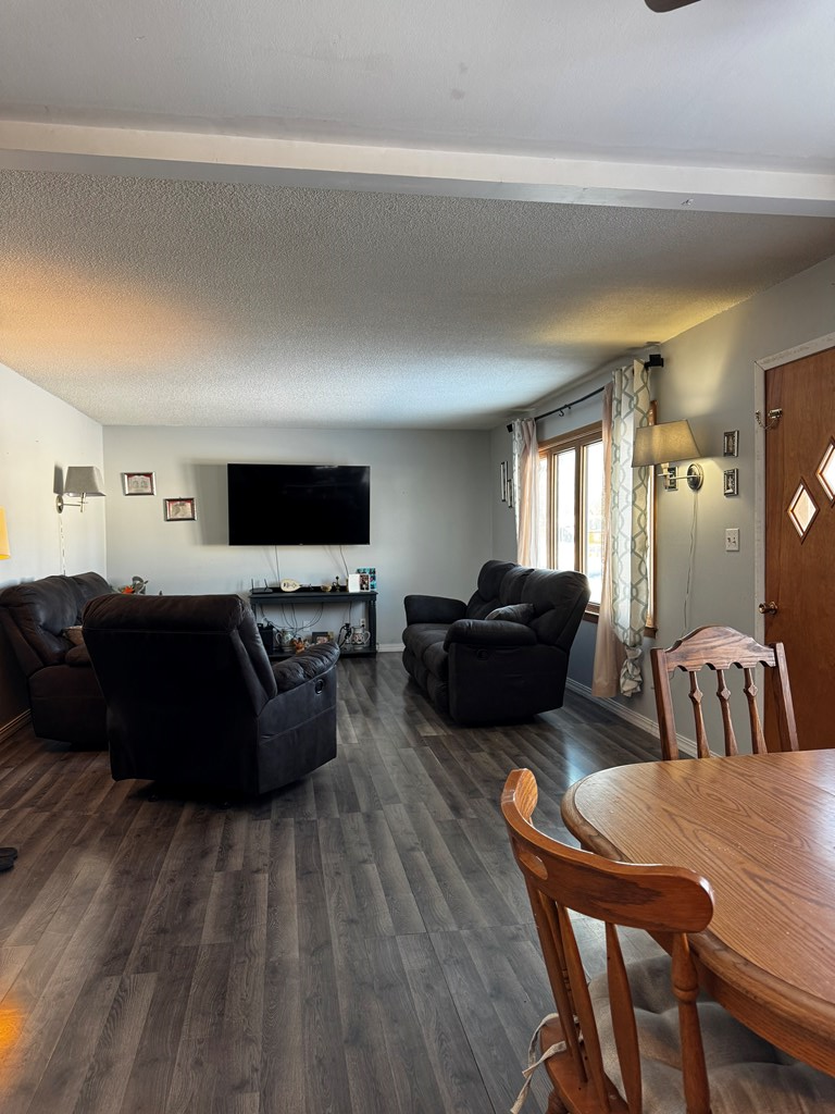 708 Laura Lane, Webster City, IA 50595 - Image #2