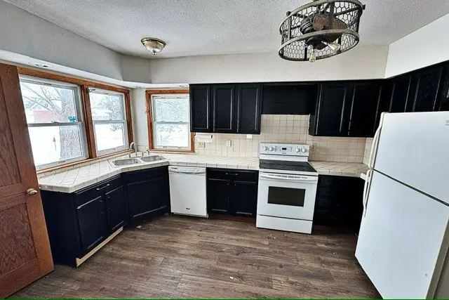 614 Ne 1st, Eagle Grove, IA 50533 - Image #2