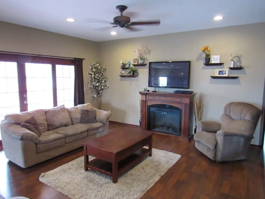 166 6th St Se, Badger, IA 50516 - Image #2