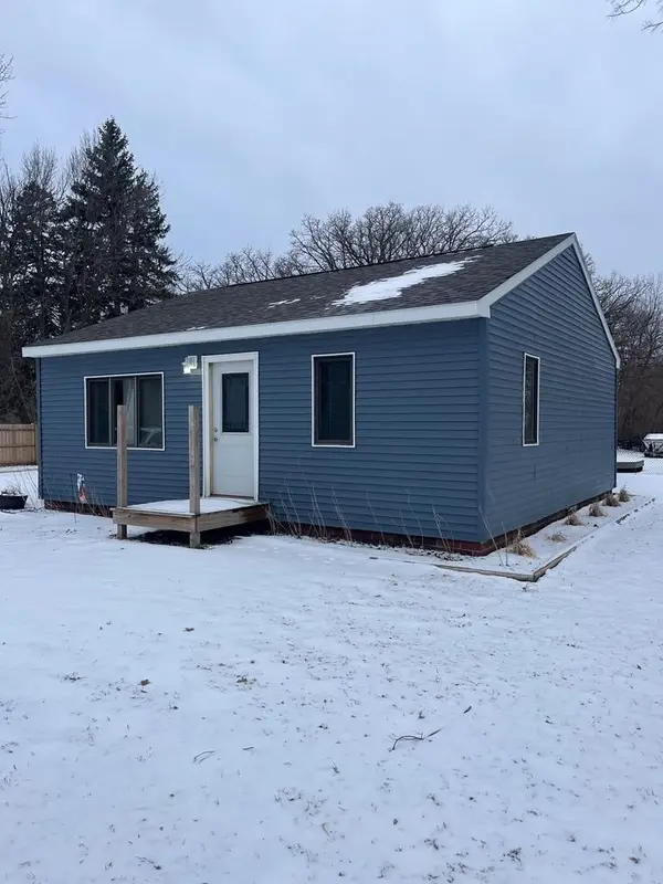 2745 Lone Tree Road, Badger, IA 50516