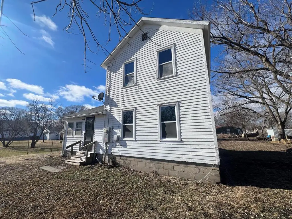 916 South 32nd Street, Fort Dodge, IA 50501 - #1