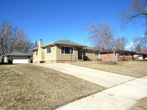 1328 Williams Dr, Fort Dodge, IA 50501