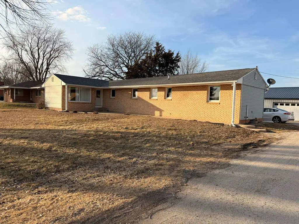 2750 25th Ave N, Fort Dodge, IA 50501 - #1