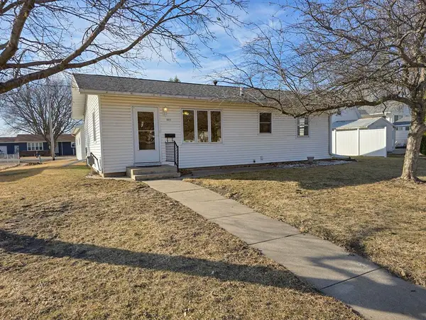 1011 Sunset Dr., Gowrie, IA 50543