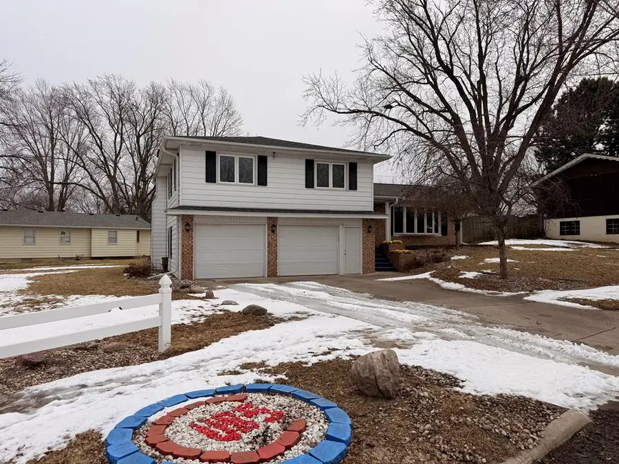 1057 N 31st Place, Fort Dodge, IA 50501 - #2