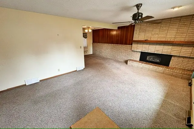 22427 Circle Dr, Fort Dodge, IA 50501 - #3