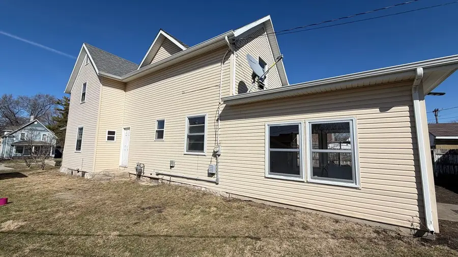 1427 6th Ave S, Fort Dodge, IA 50501 - #3