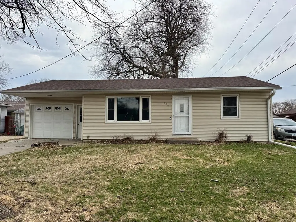 405 Cedar, Webster City, IA 50595 - #1