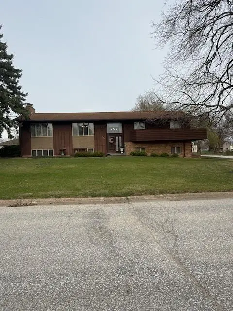 202 Main St, Dayton, IA 50530 - #1