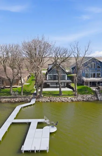 6537 Twin Lakes Road, Rockwell City, IA 50579