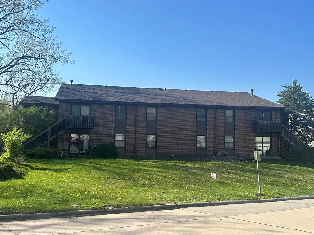 1010-1020 Williams Dr., Fort Dodge, IA 50501 - #1