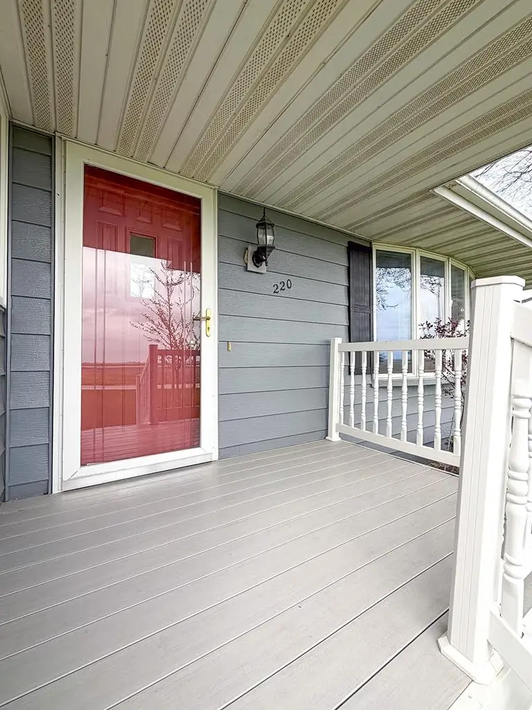 220 5th Avenue Southeast, Badger, IA 50516 - #2