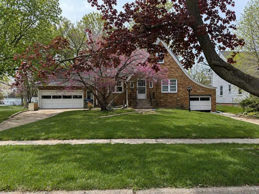 1687 Elmhurst Avenue, Fort Dodge, IA 50501 - #1
