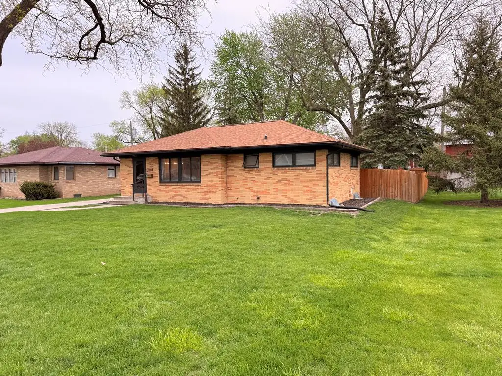 1019 N 23rd St, Fort Dodge, IA 50501 - #1