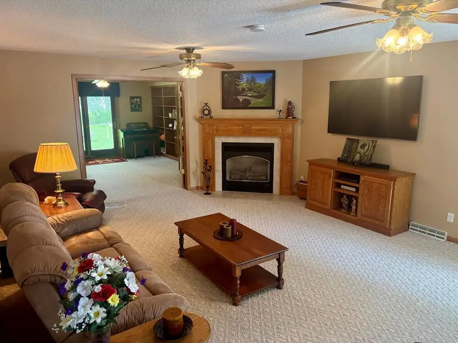 1206 N 29th St, Fort Dodge, IA 50501 - #3
